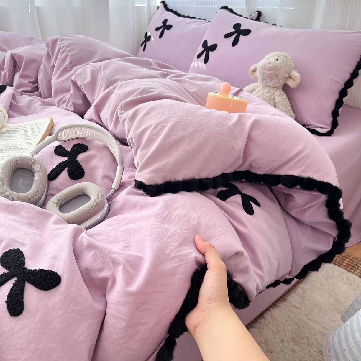 91家纺网 家纺一手货源 找家纺 金阳光家纺 2026新款古法水洗仿棉毛球款四件套 毛球-紫色蝴蝶结