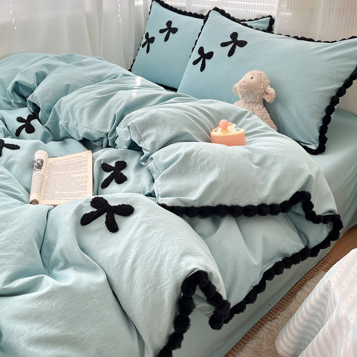 91家纺网 家纺一手货源 找家纺 金阳光家纺 2026新款古法水洗仿棉毛球款四件套 毛球-薄荷绿蝴蝶结