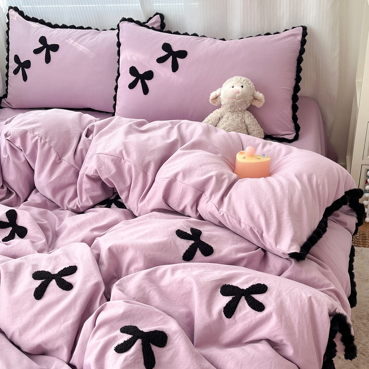 91家纺网 家纺一手货源 找家纺 金阳光家纺 2026新款古法水洗仿棉毛球款四件套 毛球-紫色蝴蝶结