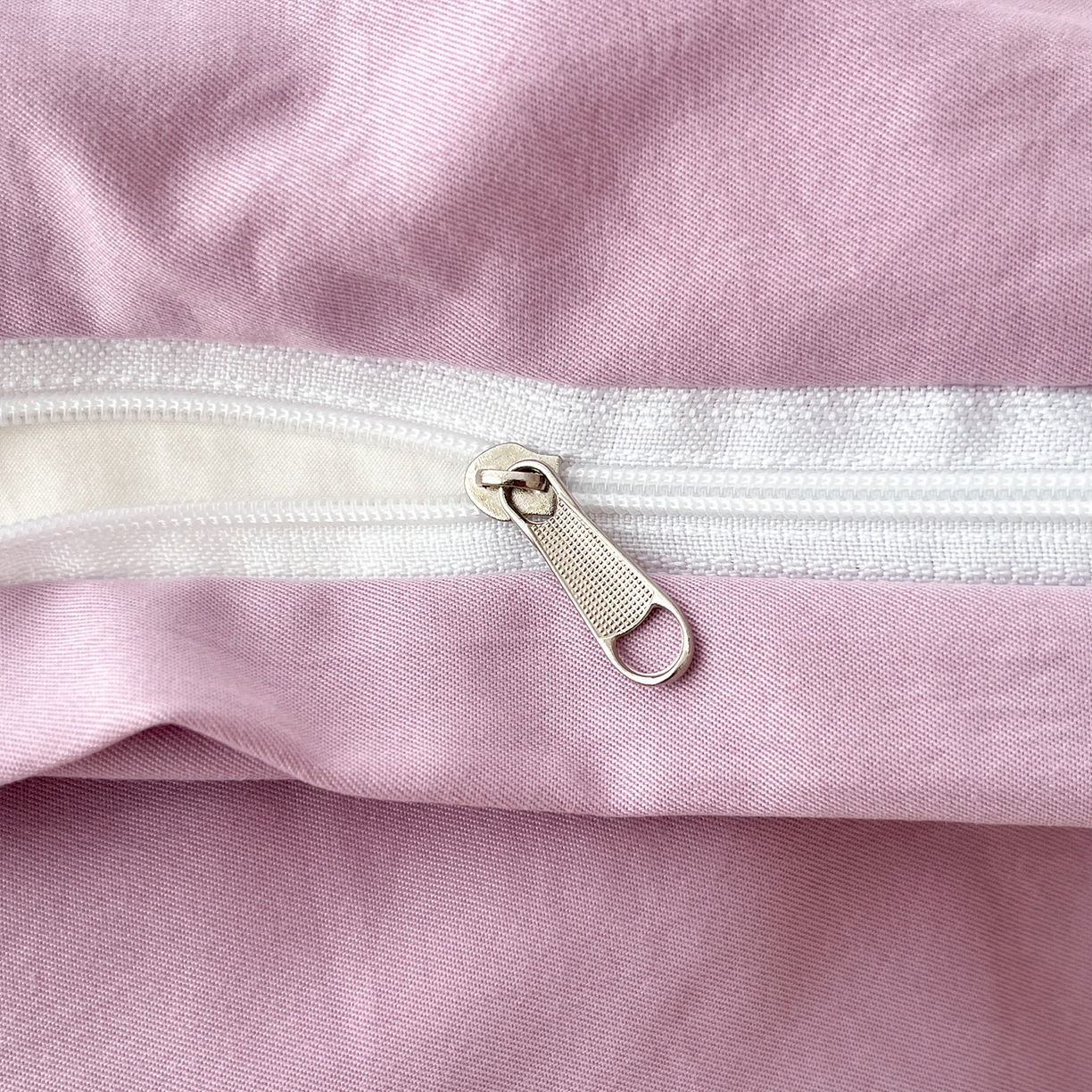 91家纺网 家纺一手货源 找家纺 金阳光家纺 2026新款古法水洗仿棉毛球款四件套 毛球-紫色蝴蝶结