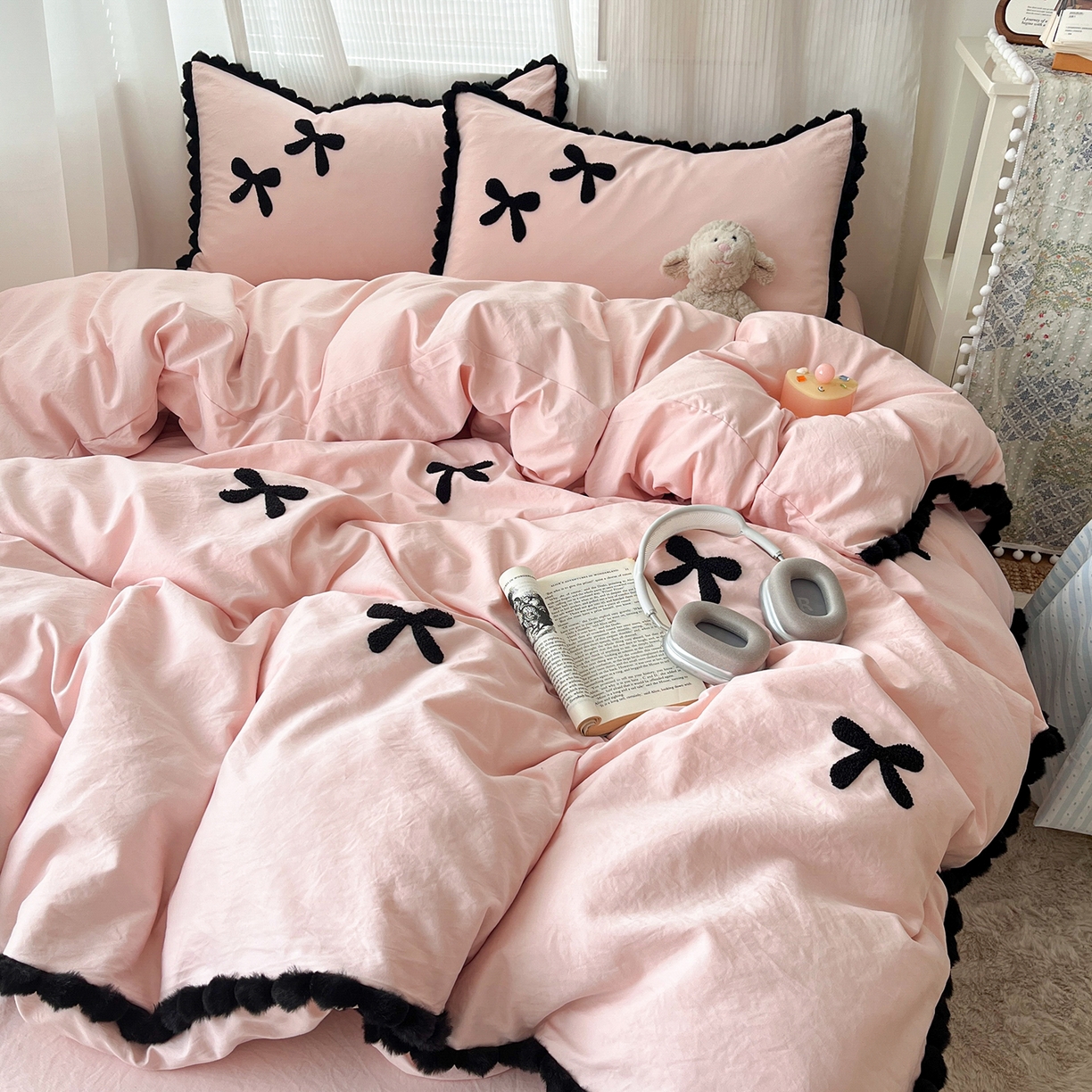 91家纺网 家纺一手货源 找家纺 金阳光家纺 2026新款古法水洗仿棉毛球款四件套 毛球-粉色蝴蝶结