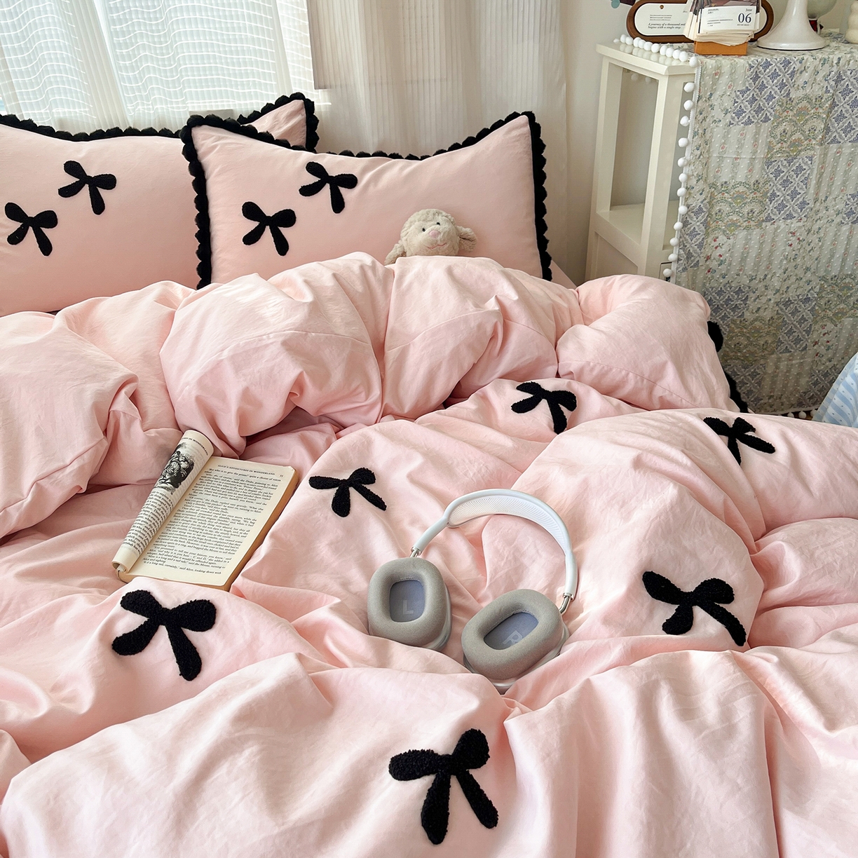 91家纺网 家纺一手货源 找家纺 金阳光家纺 2026新款古法水洗仿棉毛球款四件套 毛球-粉色蝴蝶结