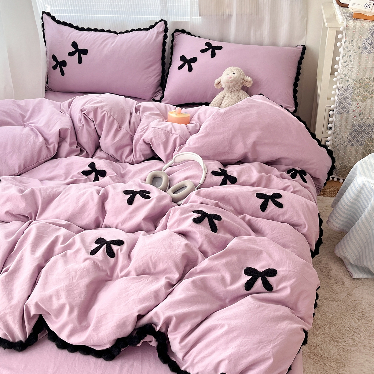 91家纺网 家纺一手货源 找家纺 金阳光家纺 2026新款古法水洗仿棉毛球款四件套 毛球-紫色蝴蝶结