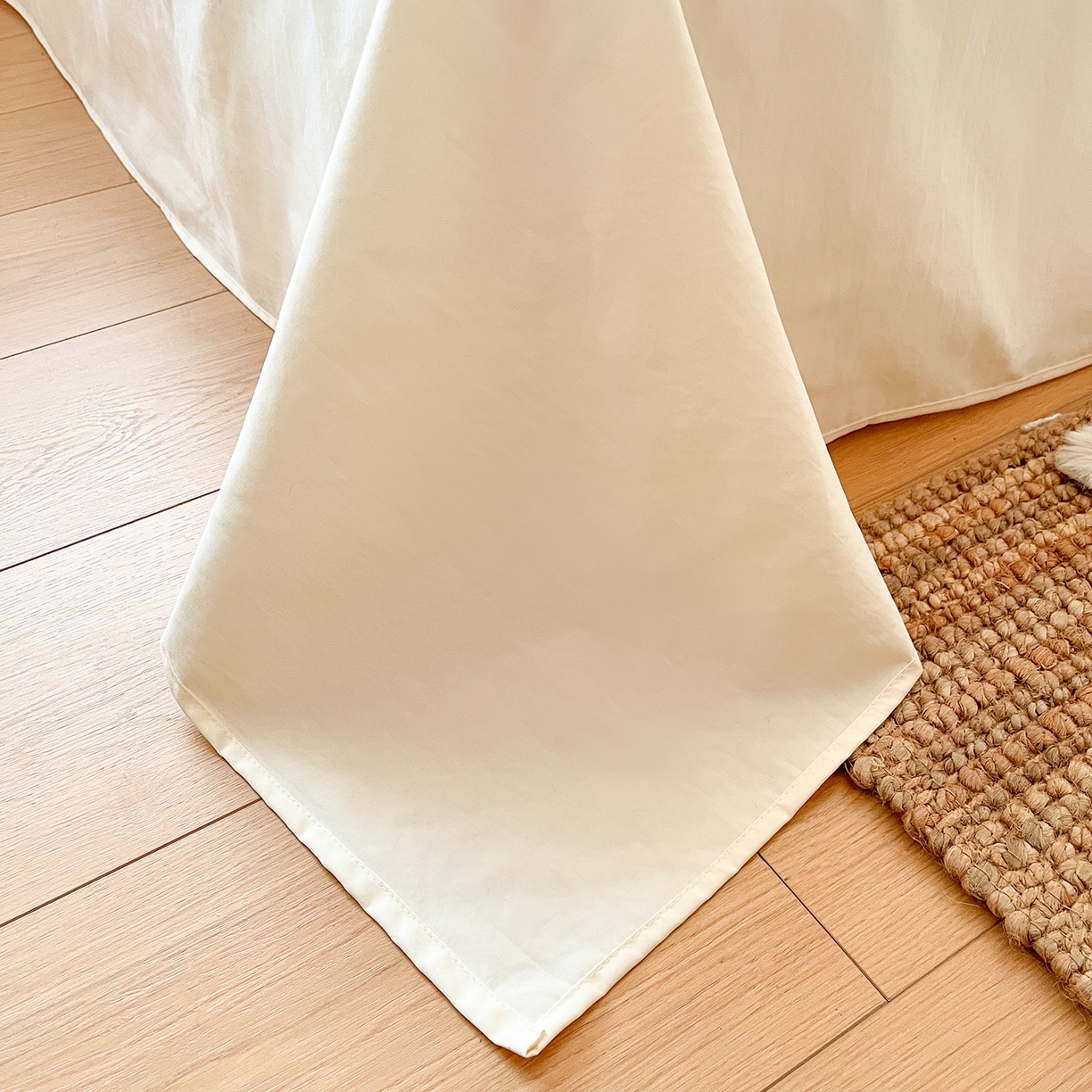 91家纺网 家纺一手货源 找家纺 金阳光家纺 2026新款古法水洗仿棉毛球款四件套 毛球-奶白蝴蝶结