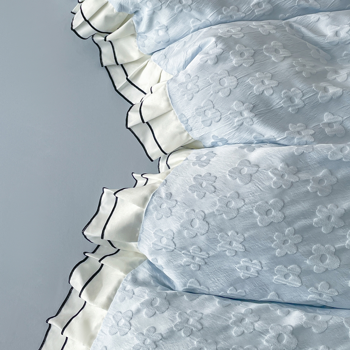 91家纺网 家纺一手货源 找家纺 金阳光家纺 2026新款立体浮雕双层花边水洗真丝四件套 莫奈-蓝