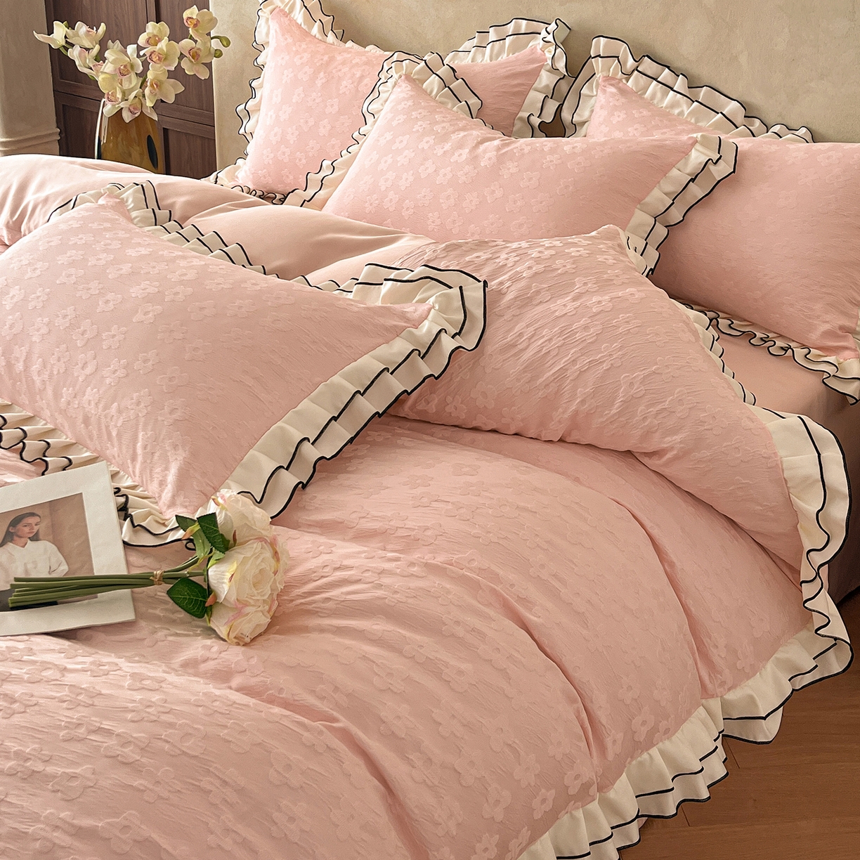 91家纺网 家纺一手货源 找家纺 金阳光家纺 2026新款立体浮雕双层花边水洗真丝四件套 莫奈-粉