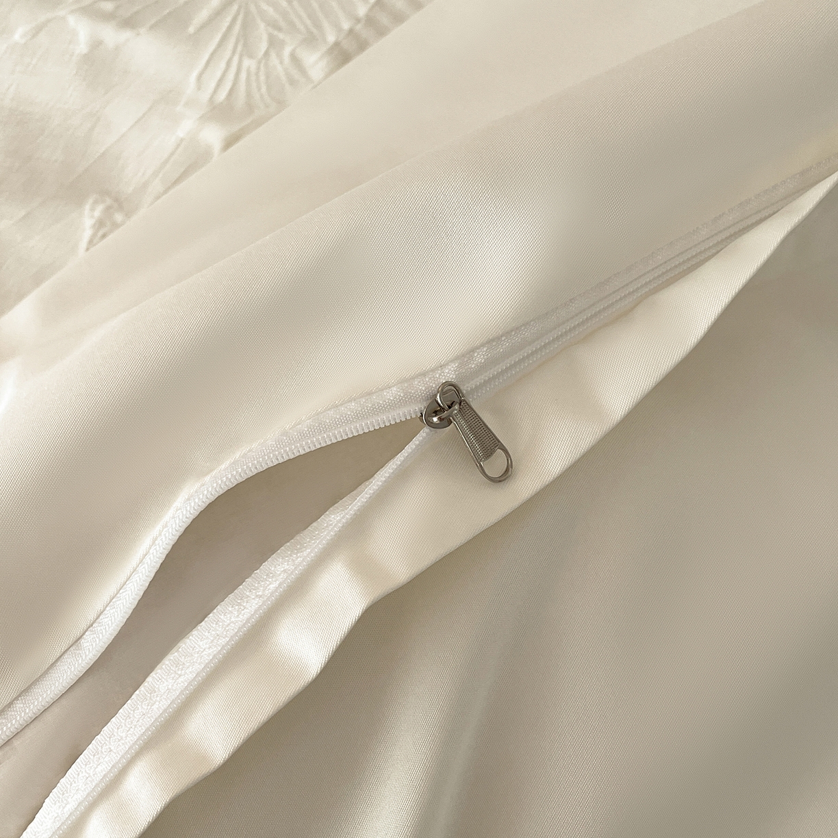 91家纺网 家纺一手货源 找家纺 金阳光家纺 2026新款立体浮雕双层花边水洗真丝四件套 蝴蝶-白