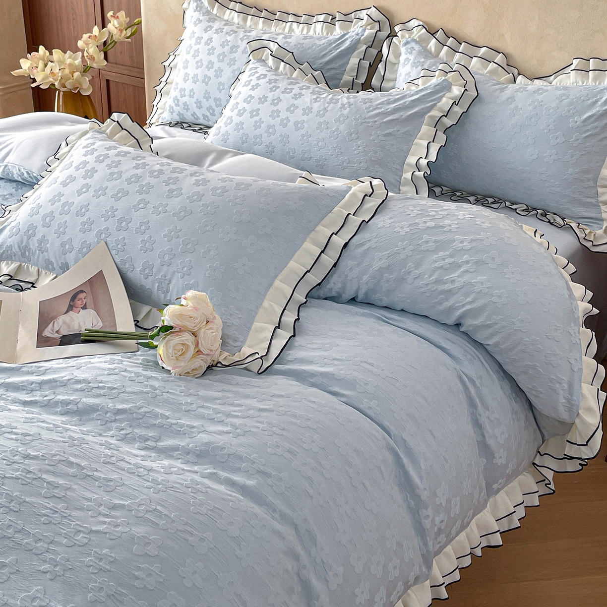 91家纺网 家纺一手货源 找家纺 金阳光家纺 2026新款立体浮雕双层花边水洗真丝四件套 莫奈-蓝