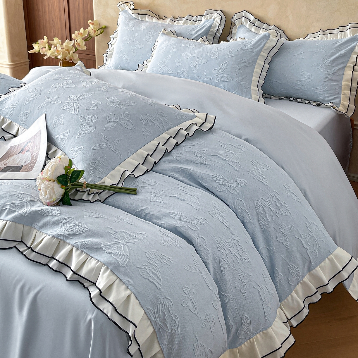 91家纺网 家纺一手货源 找家纺 金阳光家纺 2026新款立体浮雕双层花边水洗真丝四件套 蝴蝶-蓝