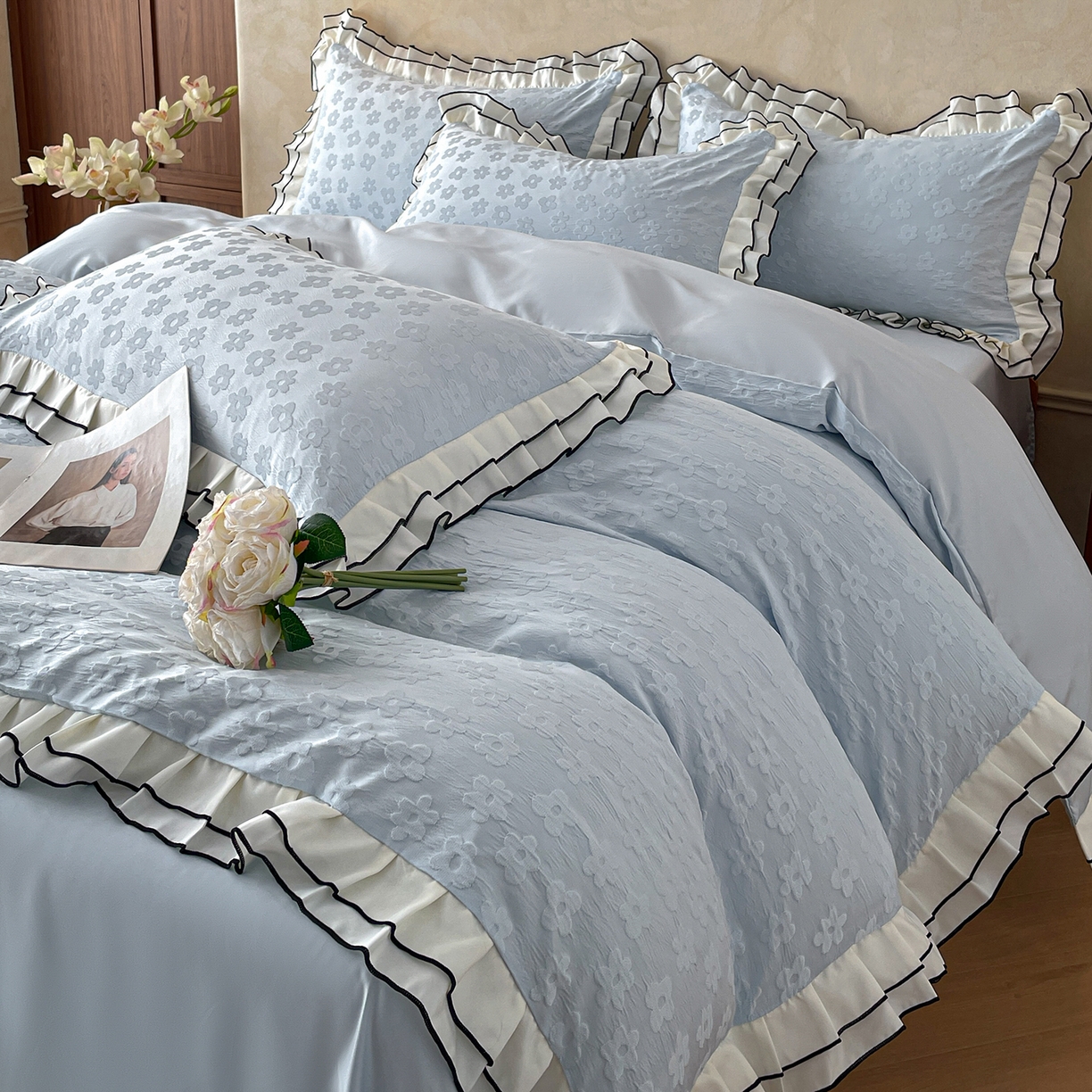 91家纺网 家纺一手货源 找家纺 金阳光家纺 2026新款立体浮雕双层花边水洗真丝四件套 莫奈-蓝