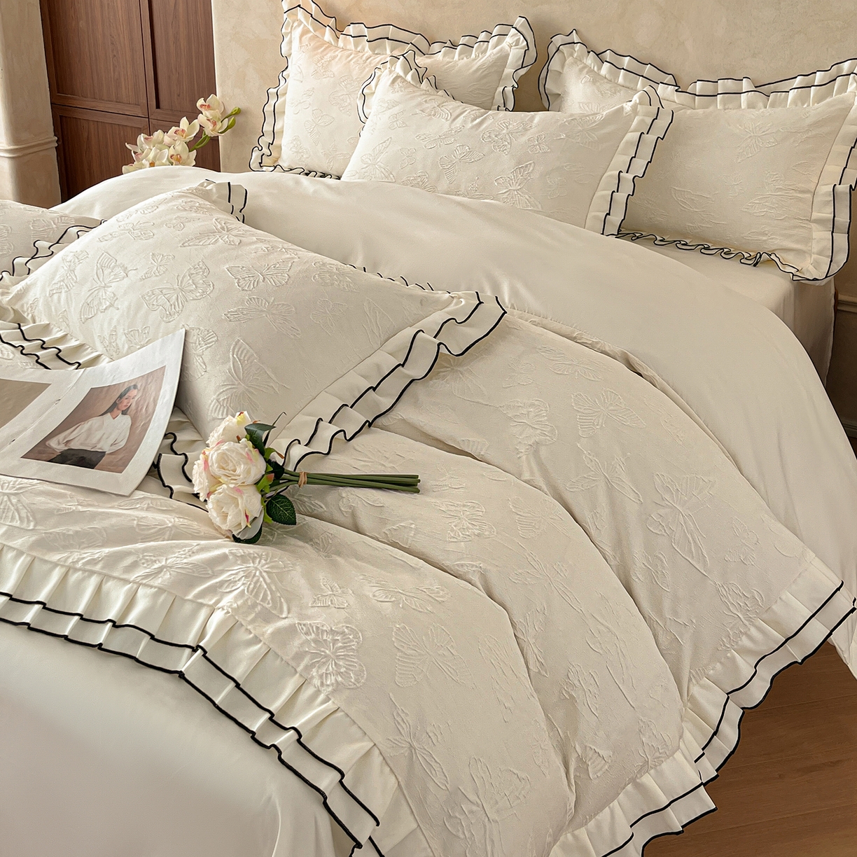 91家纺网 家纺一手货源 找家纺 金阳光家纺 2026新款立体浮雕双层花边水洗真丝四件套 蝴蝶-白