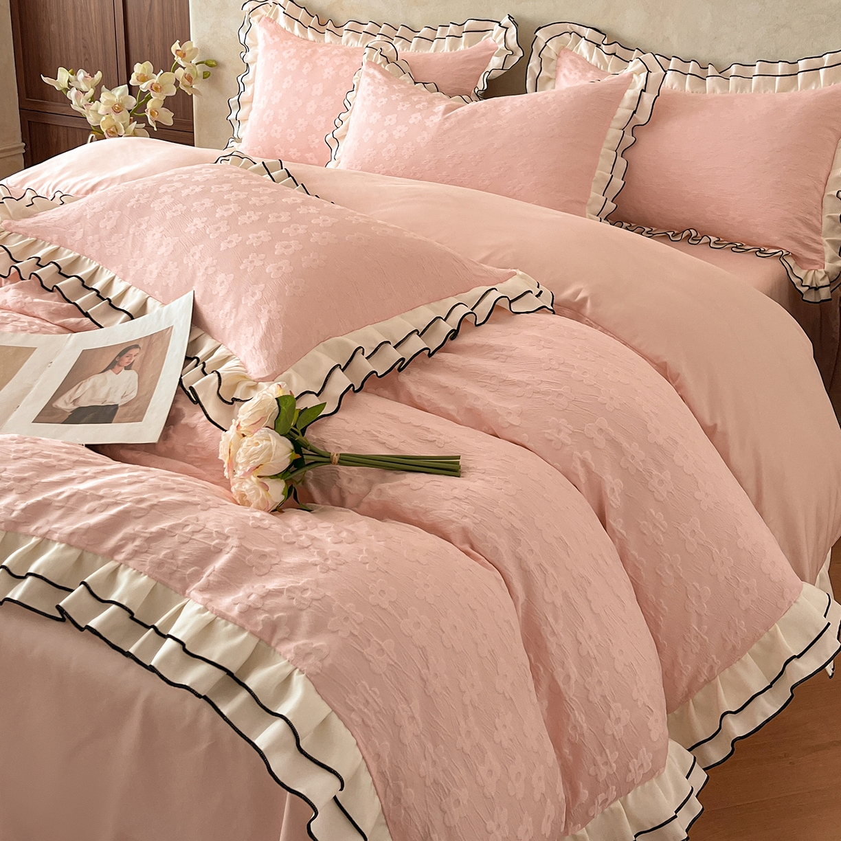 91家纺网 家纺一手货源 找家纺 金阳光家纺 2026新款立体浮雕双层花边水洗真丝四件套 莫奈-粉