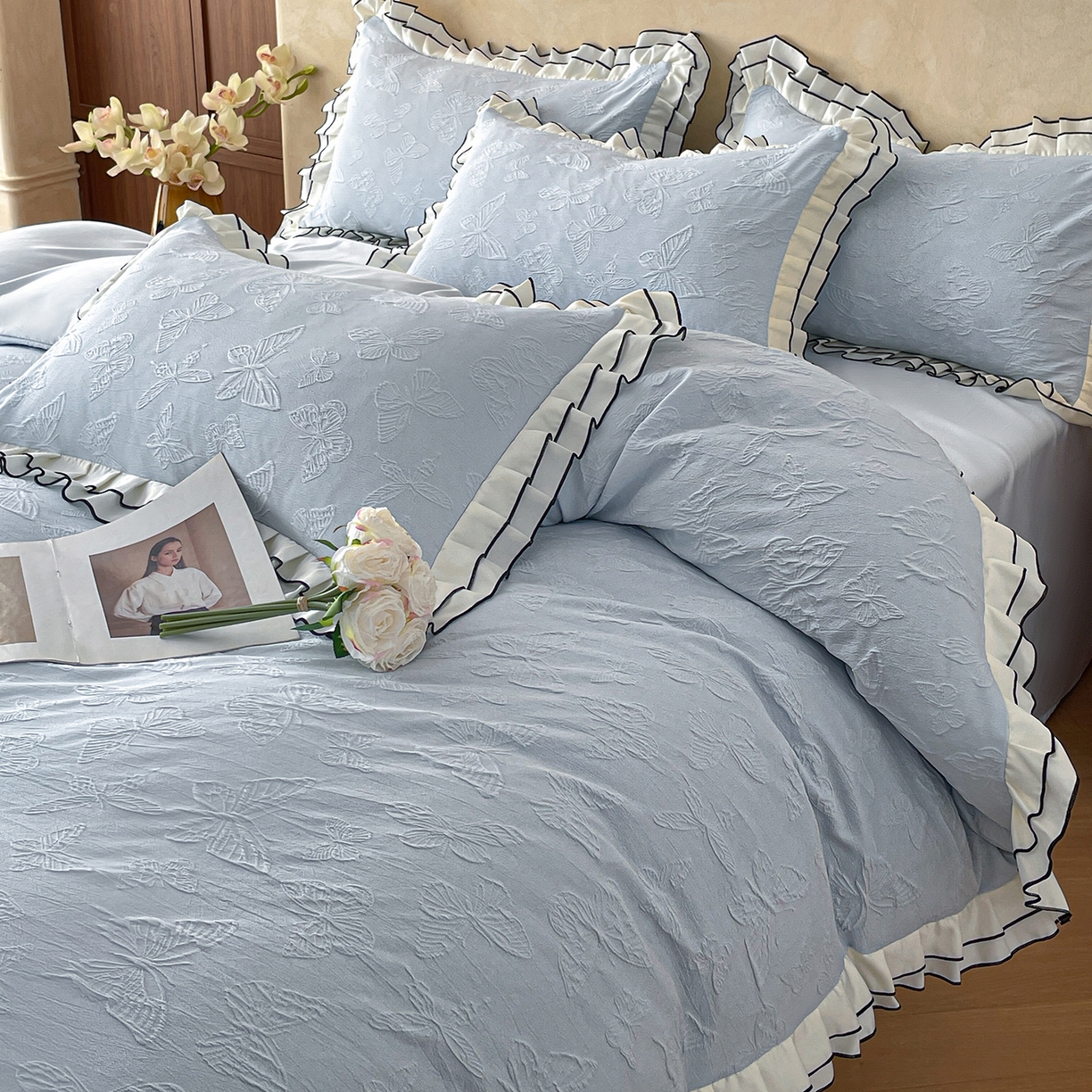 91家纺网 家纺一手货源 找家纺 金阳光家纺 2026新款立体浮雕双层花边水洗真丝四件套 蝴蝶-蓝