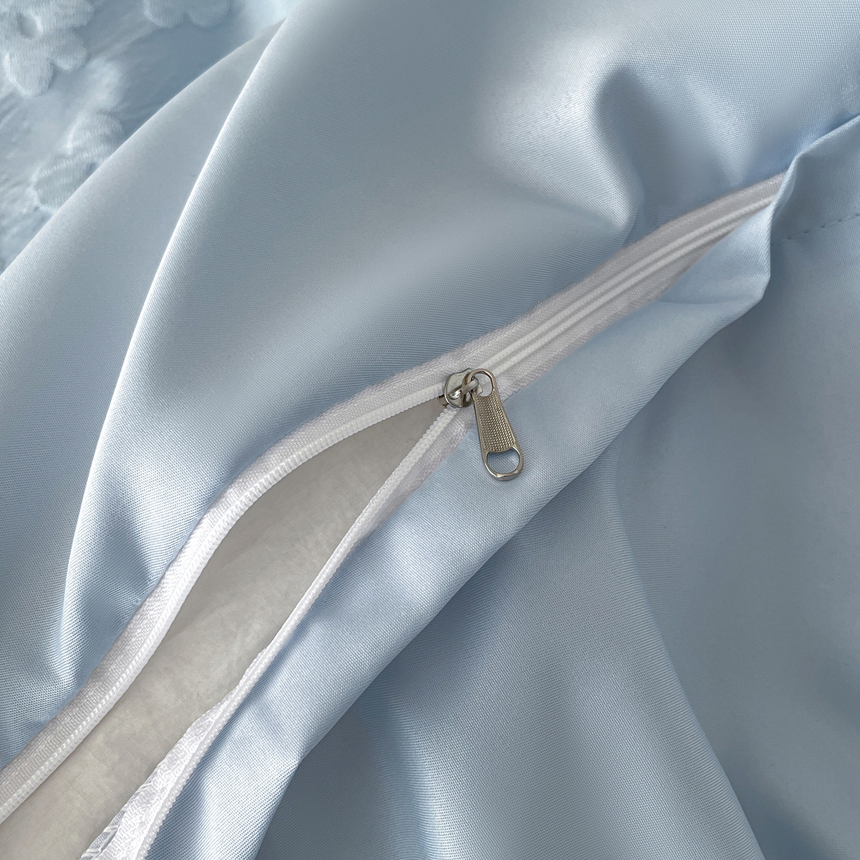 91家纺网 家纺一手货源 找家纺 金阳光家纺 2026新款立体浮雕双层花边水洗真丝四件套 莫奈-蓝