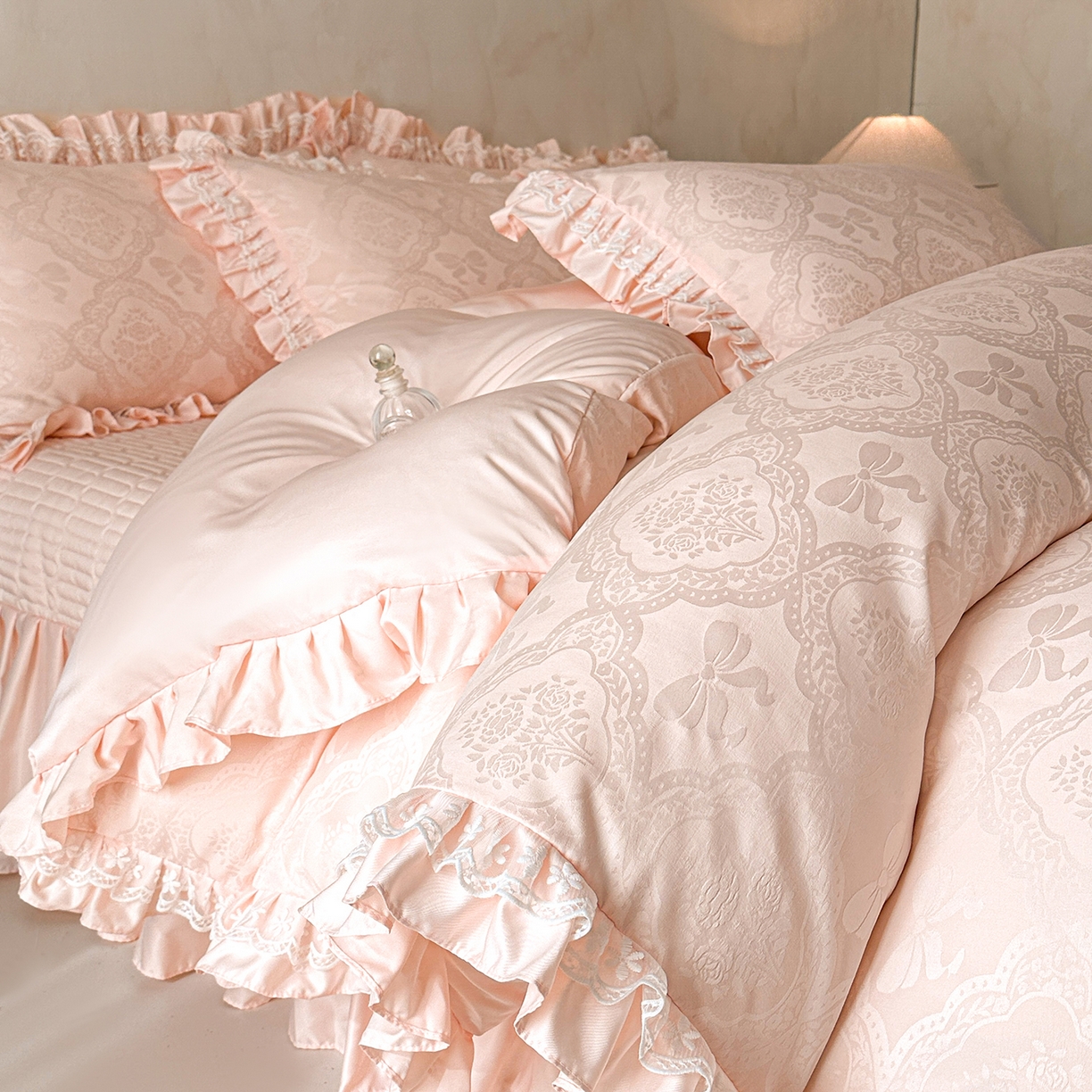 金阳光家纺 2026春夏新款A类花边蕾丝款水洗真丝天丝床盖款床单款提花四件套 秘密花园-粉