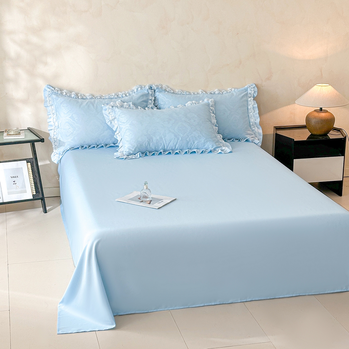 91家纺网 家纺一手货源 找家纺 金阳光家纺 2026春夏新款A类花边蕾丝款水洗真丝天丝床盖款床单款提花四件套 秘密花园-蓝