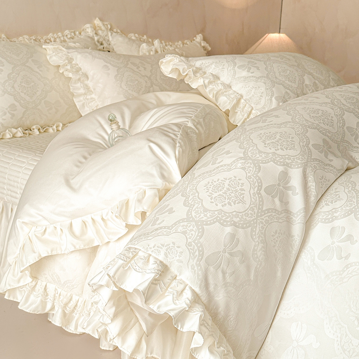 金阳光家纺 2026春夏新款A类花边蕾丝款水洗真丝天丝床盖款床单款提花四件套 秘密花园-白