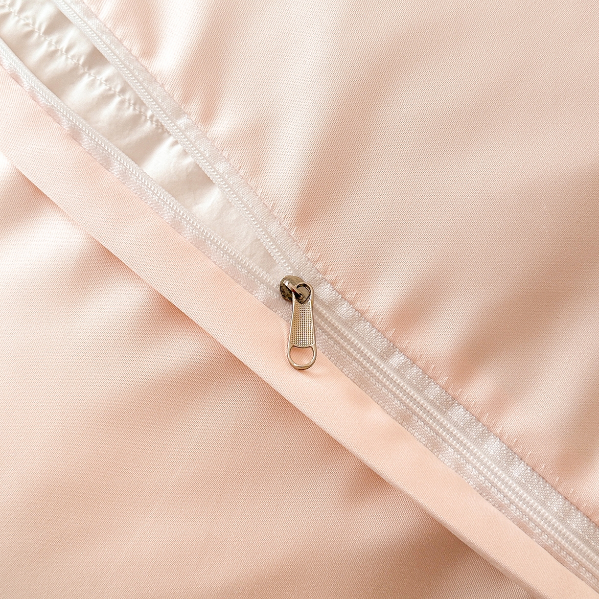 91家纺网 家纺一手货源 找家纺 金阳光家纺 2026春夏新款A类花边蕾丝款水洗真丝天丝床盖款床单款提花四件套 秘密花园-粉