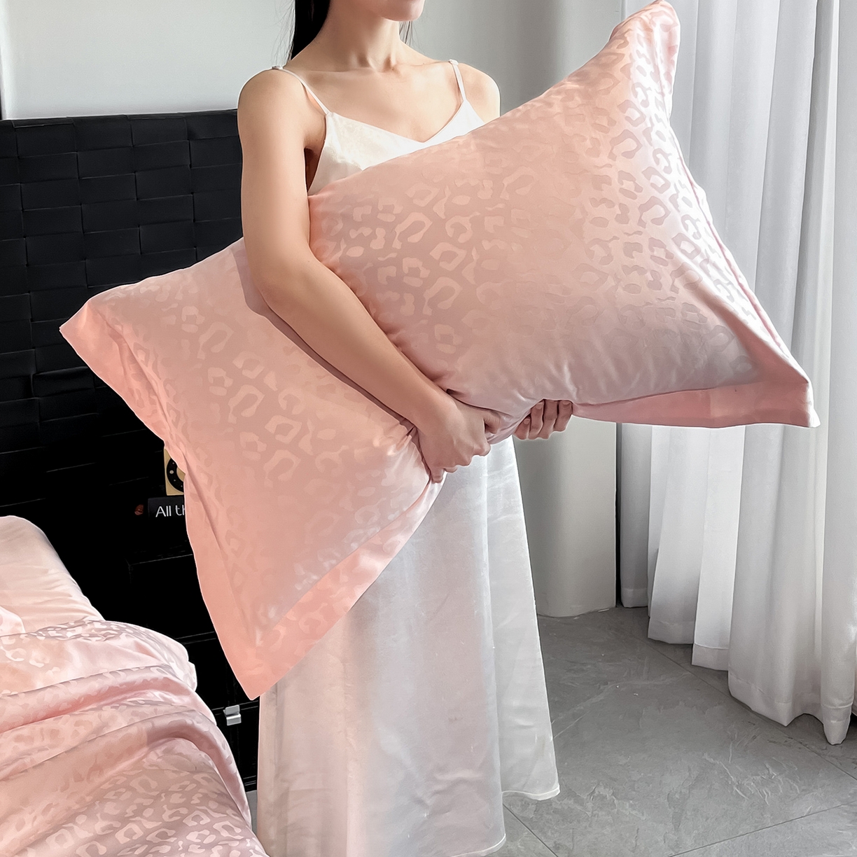 91家纺网 家纺一手货源 找家纺 金阳光家纺 2026新款A类水洗真丝天丝提花高奢豹纹系列夏被夏凉被空调被夏被四件套 豹纹-粉