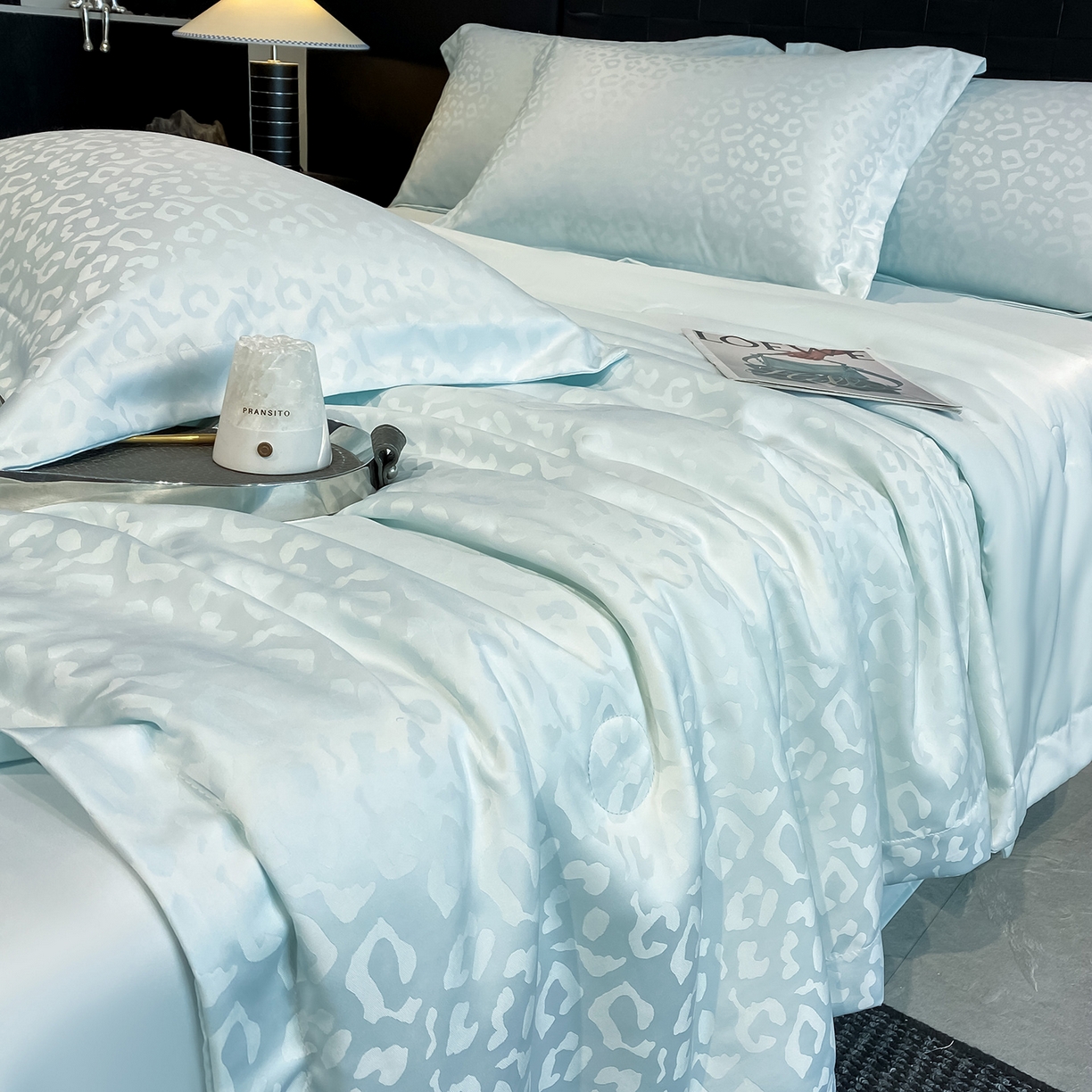 91家纺网 家纺一手货源 找家纺 金阳光家纺 2026新款A类水洗真丝天丝提花高奢豹纹系列夏被夏凉被空调被夏被四件套 豹纹-梦幻绿