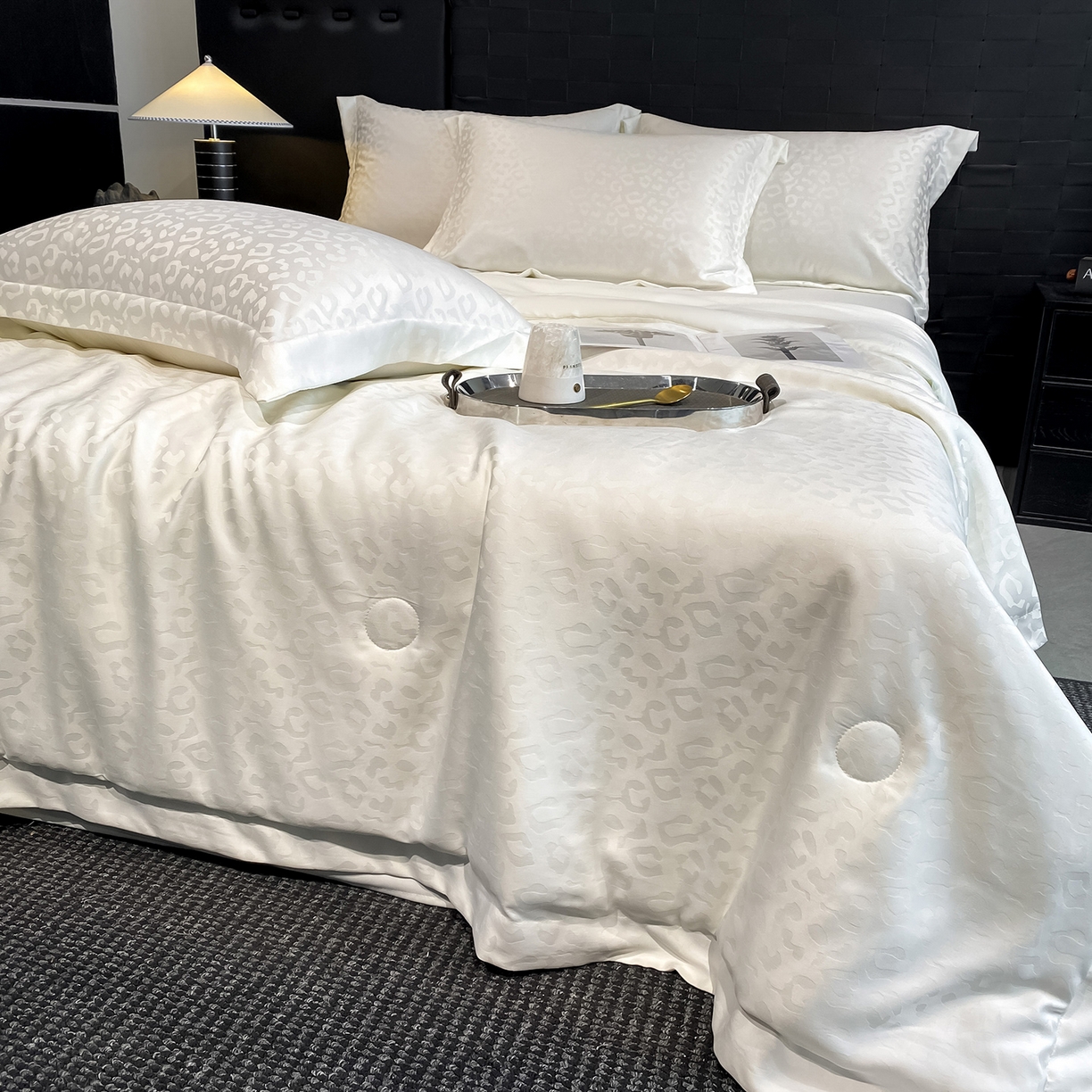 91家纺网 家纺一手货源 找家纺 （总）金阳光家纺 2026新款A类水洗真丝天丝提花高奢豹纹系列夏被夏凉被空调被夏被四件套