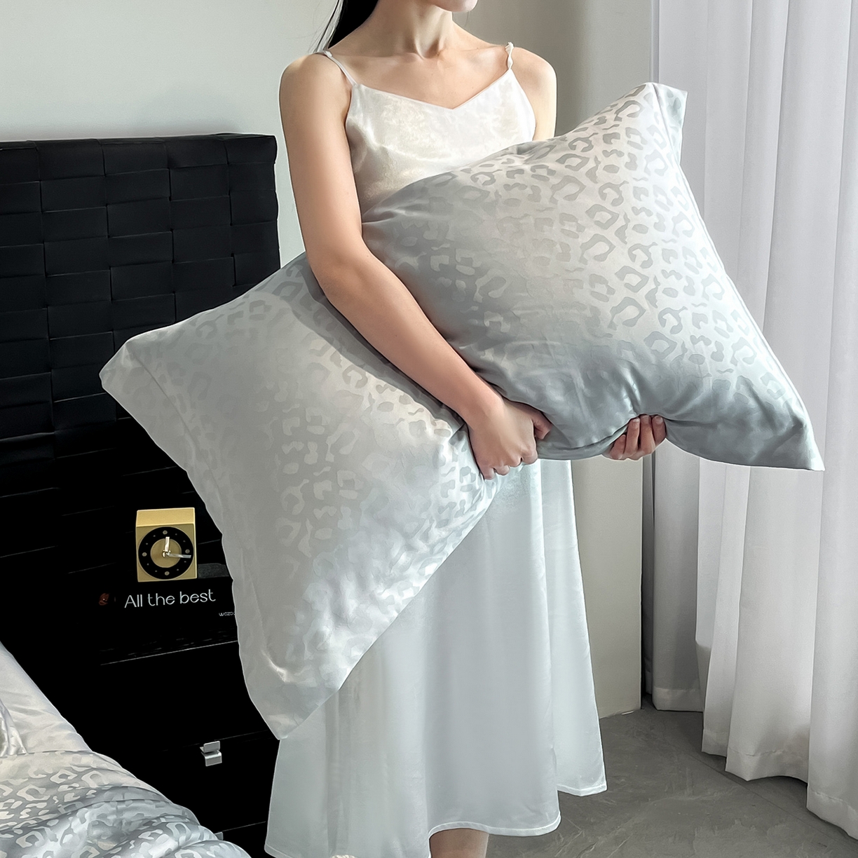 91家纺网 家纺一手货源 找家纺 金阳光家纺 2026新款A类水洗真丝天丝提花高奢豹纹系列夏被夏凉被空调被夏被四件套 豹纹-浅灰