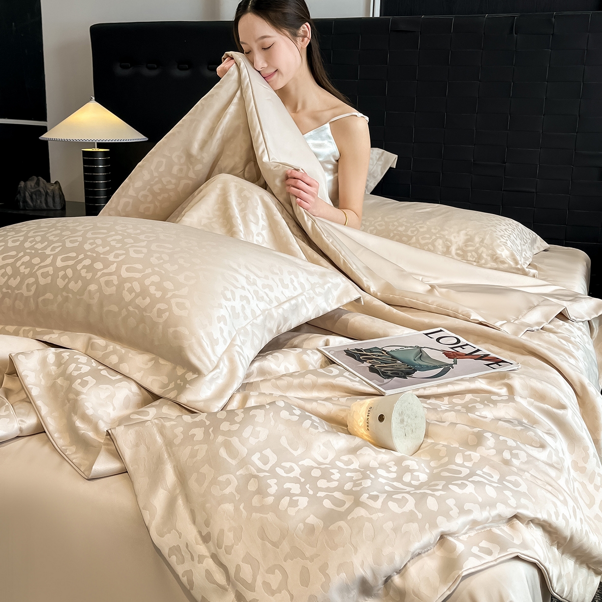 91家纺网 家纺一手货源 找家纺 金阳光家纺 2026新款A类水洗真丝天丝提花高奢豹纹系列夏被夏凉被空调被夏被四件套 豹纹-香槟色