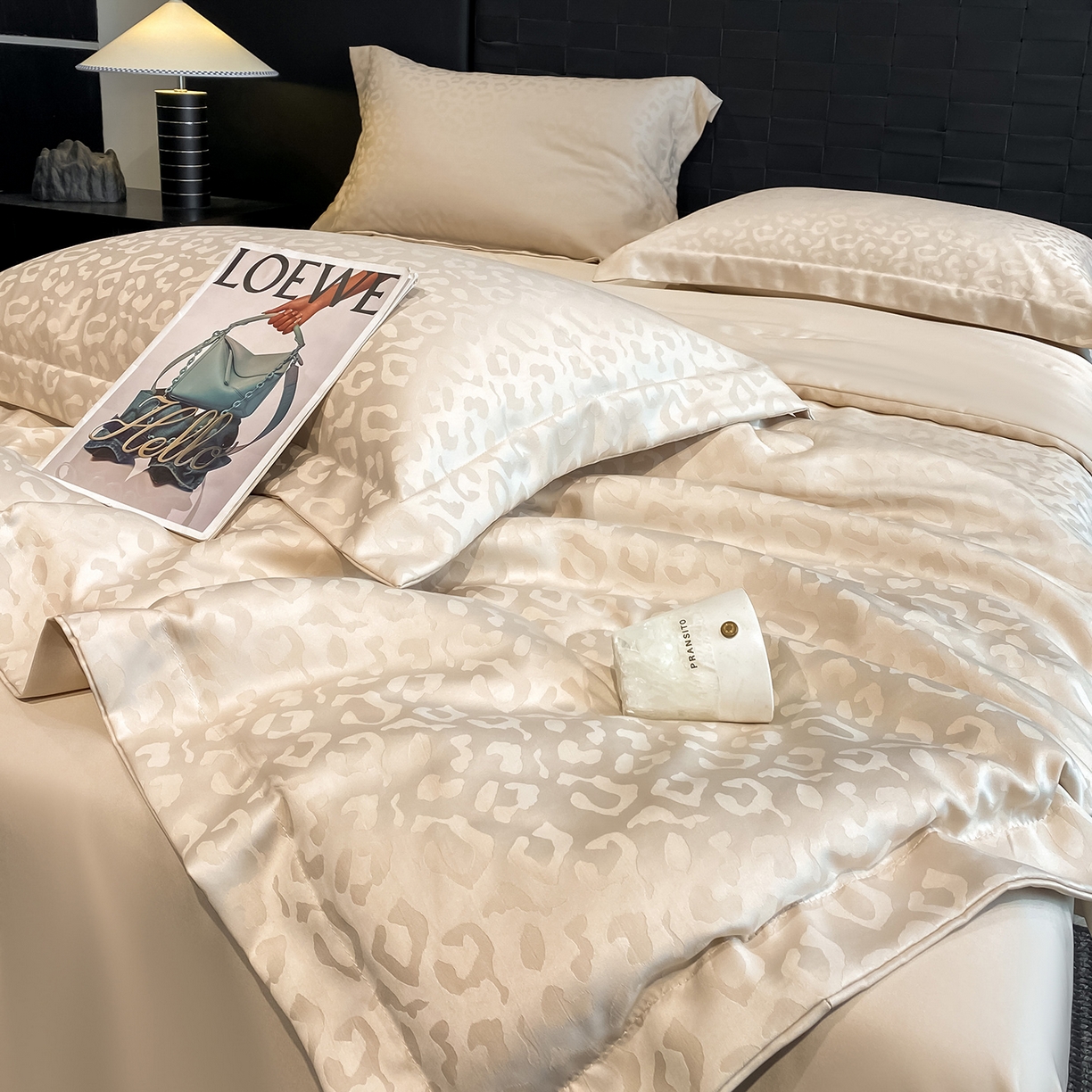 91家纺网 家纺一手货源 找家纺 金阳光家纺 2026新款A类水洗真丝天丝提花高奢豹纹系列夏被夏凉被空调被夏被四件套 豹纹-香槟色