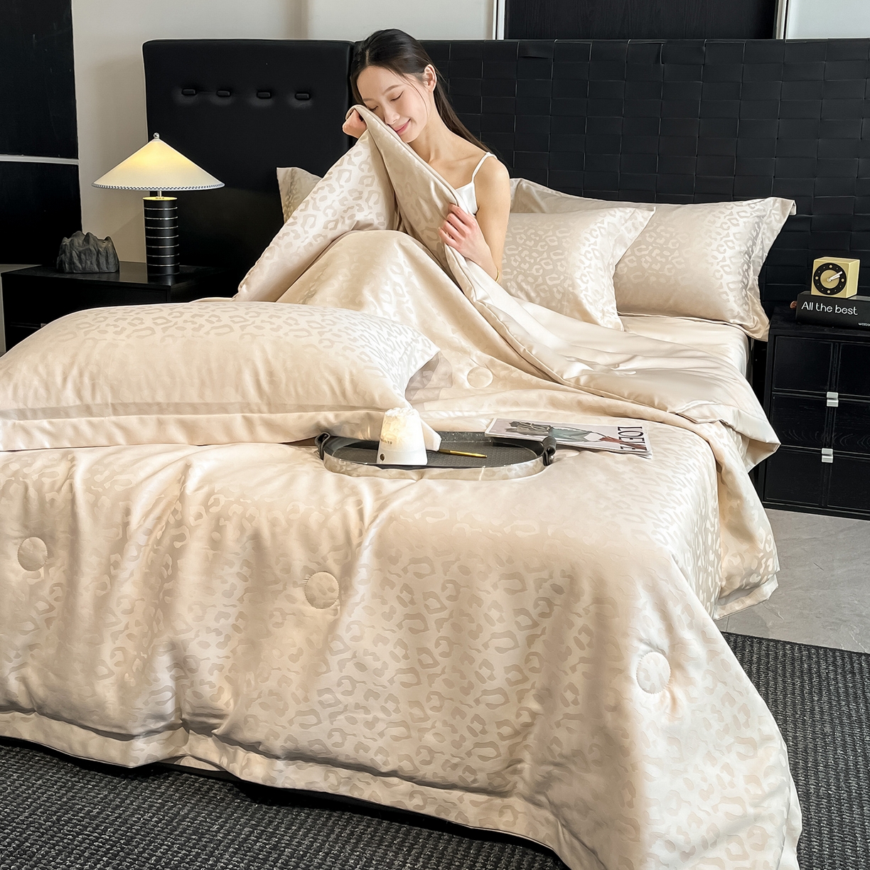 91家纺网 家纺一手货源 找家纺 金阳光家纺 2026新款A类水洗真丝天丝提花高奢豹纹系列夏被夏凉被空调被夏被四件套 豹纹-香槟色