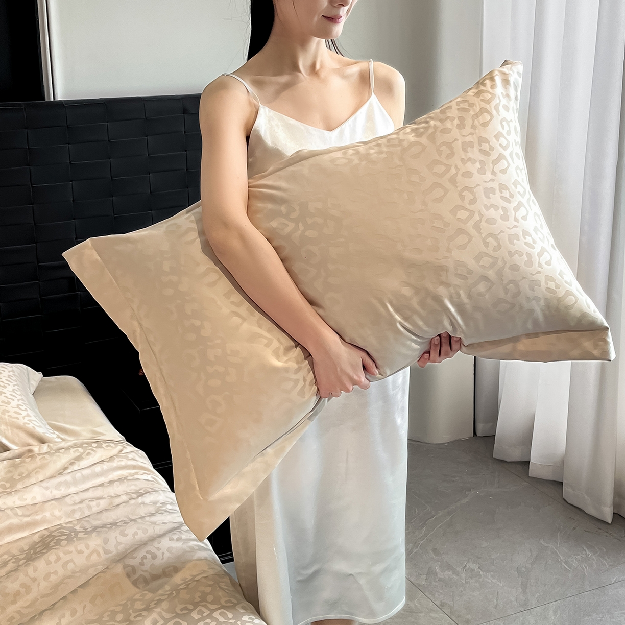 91家纺网 家纺一手货源 找家纺 金阳光家纺 2026新款A类水洗真丝天丝提花高奢豹纹系列夏被夏凉被空调被夏被四件套 豹纹-香槟色