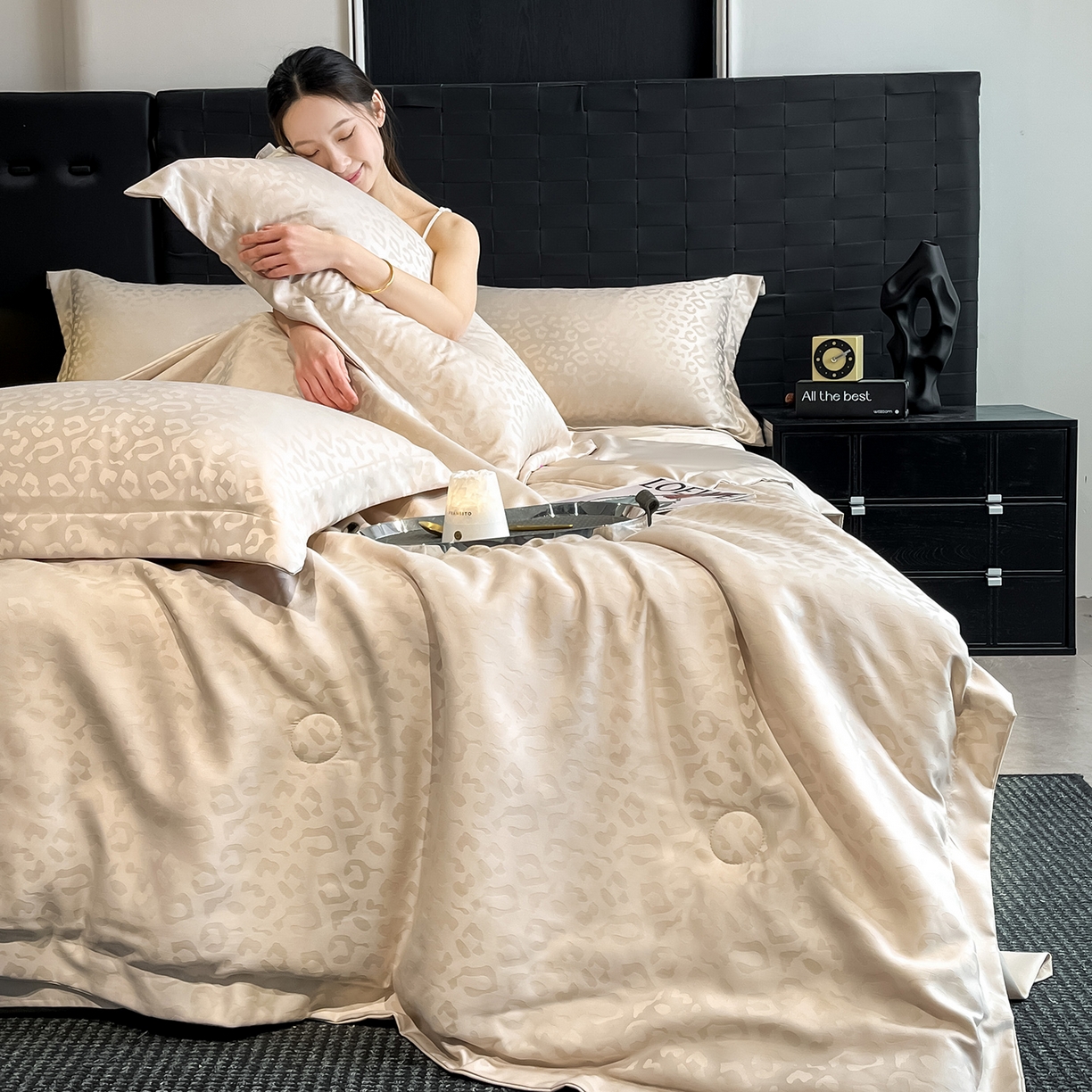 91家纺网 家纺一手货源 找家纺 金阳光家纺 2026新款A类水洗真丝天丝提花高奢豹纹系列夏被夏凉被空调被夏被四件套 豹纹-香槟色