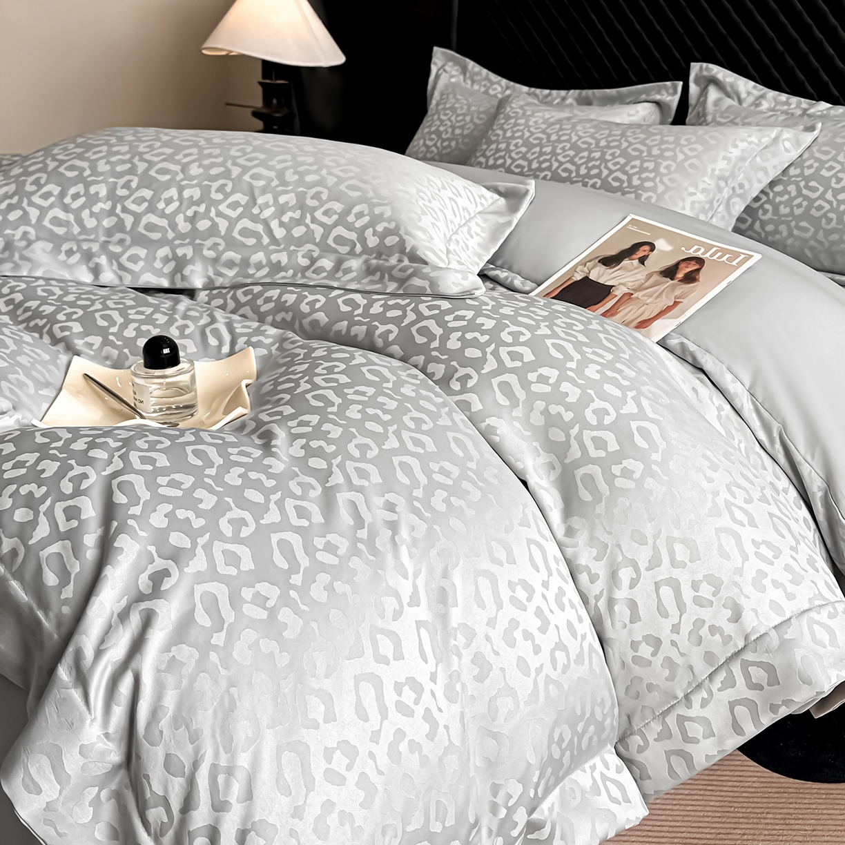 91家纺网 家纺一手货源 找家纺 （总）金阳光家纺 2026春夏新款A类水洗真丝天丝高奢提花豹纹四件套