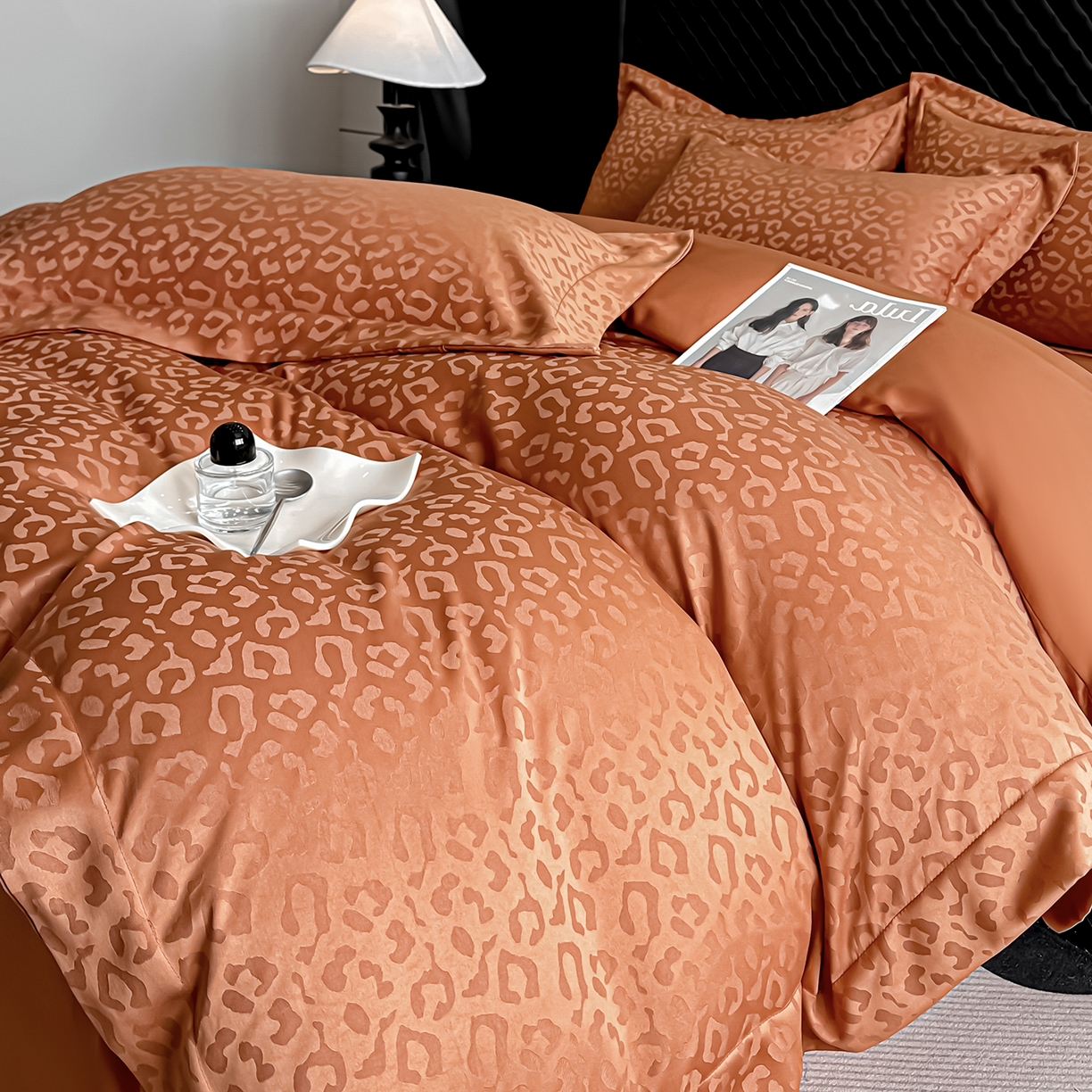 91家纺网 家纺一手货源 找家纺 （总）金阳光家纺 2026春夏新款A类水洗真丝天丝高奢提花豹纹四件套