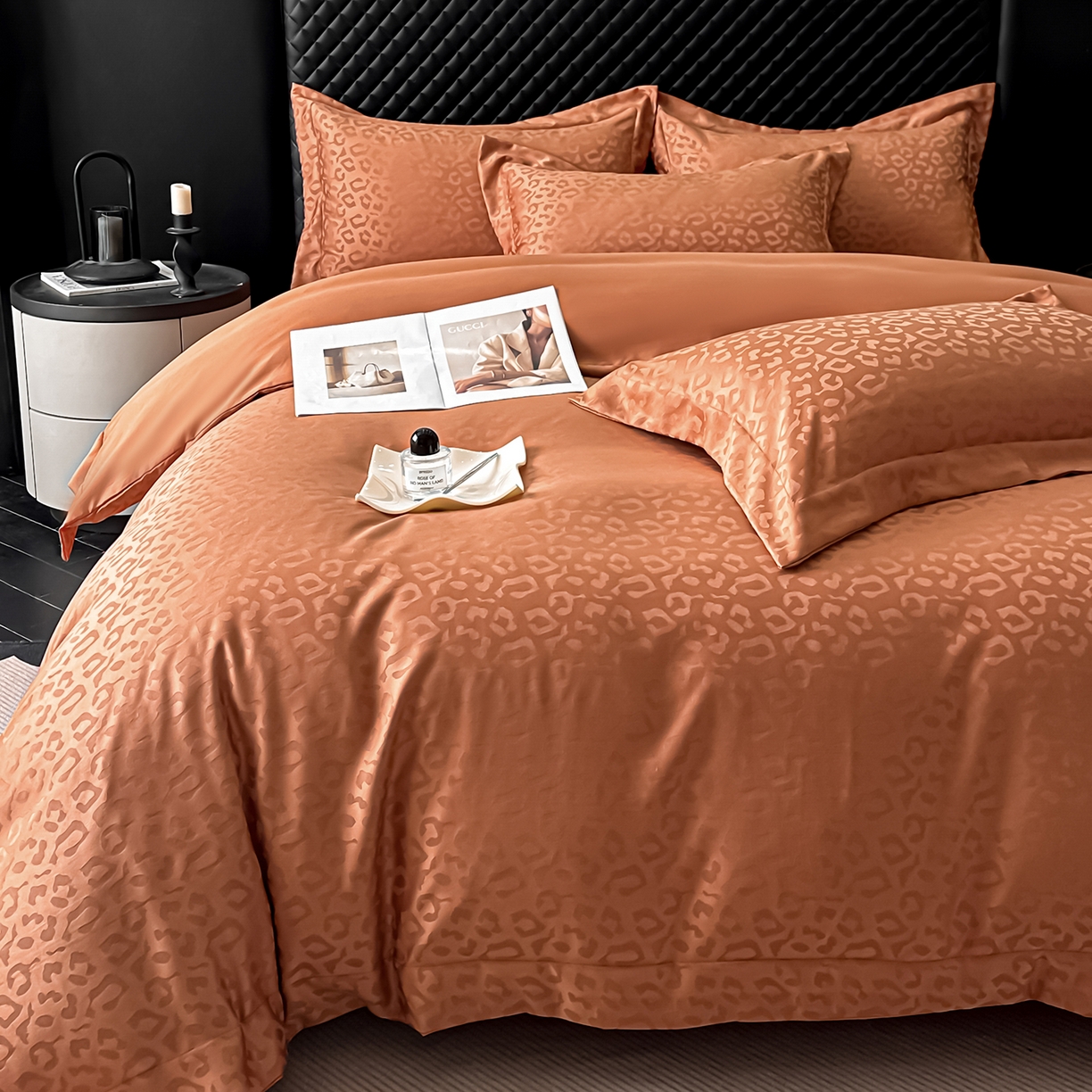 91家纺网 家纺一手货源 找家纺 金阳光家纺 2026春夏新款A类水洗真丝天丝高奢提花豹纹四件套 豹纹-橙色