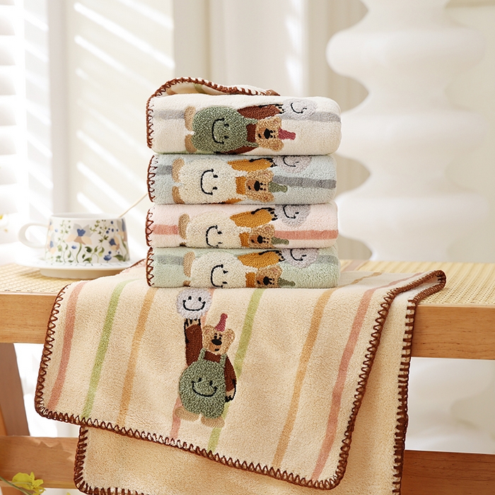 91家纺网 家纺一手货源 找家纺 朴尔家纺-毛巾被 2026新款毛巾绣勾边AB版珊瑚绒速吸速干毛巾浴巾- 背带熊毛巾 组合图仅供展示不可下单