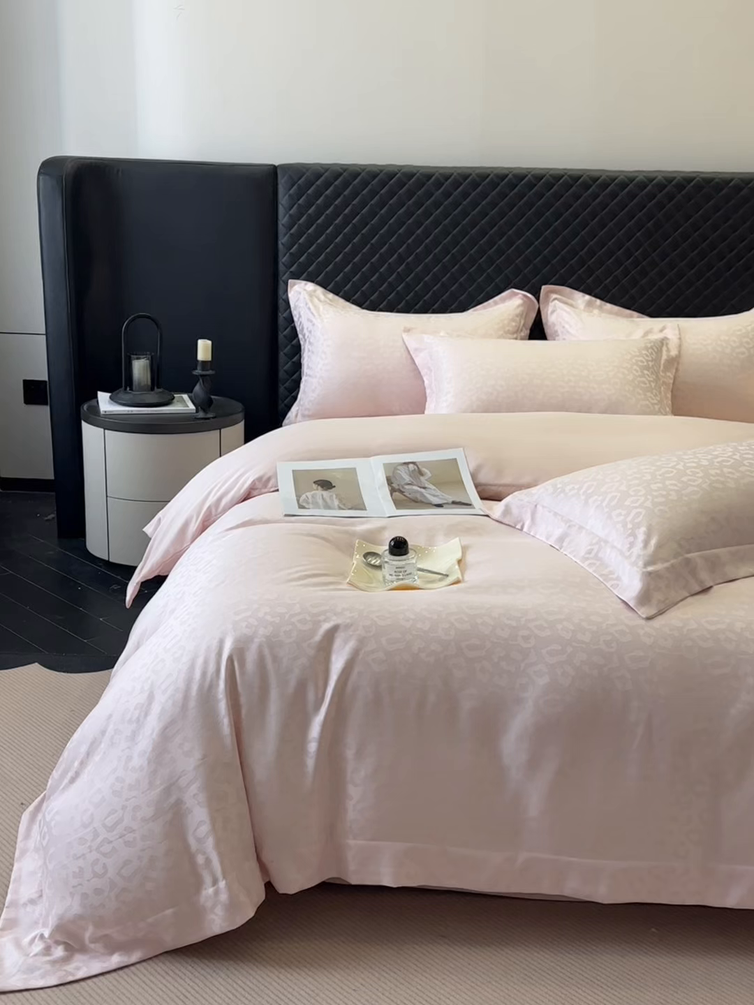 91家纺网 家纺一手货源 找家纺 金阳光家纺 2026春夏新款A类水洗真丝天丝高奢提花豹纹四件套 豹纹-粉