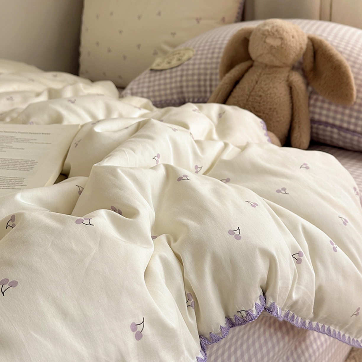 91家纺网 家纺一手货源 找家纺 桃子家居 2026新款小清新A类全棉纯棉水洗棉色织混搭四件套甜心樱桃 棉三角针-甜心樱桃紫