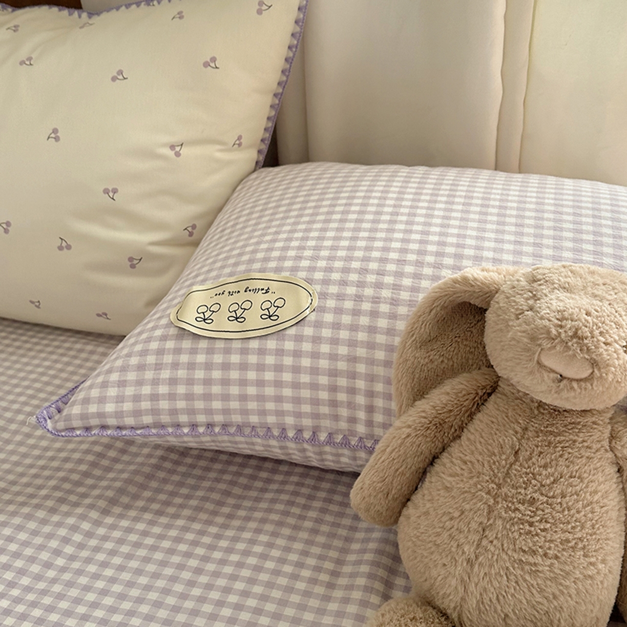 91家纺网 家纺一手货源 找家纺 桃子家居 2026新款小清新A类全棉纯棉水洗棉色织混搭四件套甜心樱桃 棉三角针-甜心樱桃紫