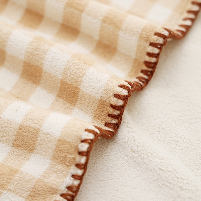 91家纺网 家纺一手货源 找家纺 朴尔家纺-毛巾被 2026新款毛巾绣勾边小格快乐鸭AB版珊瑚绒速吸速干毛巾 格子快乐鸭 格子快乐鸭-卡其毛巾35x75cm毛巾