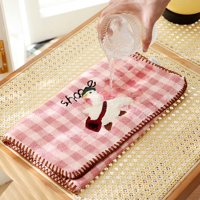 91家纺网 家纺一手货源 找家纺 朴尔家纺-毛巾被 2026新款毛巾绣勾边小格快乐鸭AB版珊瑚绒速吸速干毛巾 格子快乐鸭 组合图仅供展示不可下单