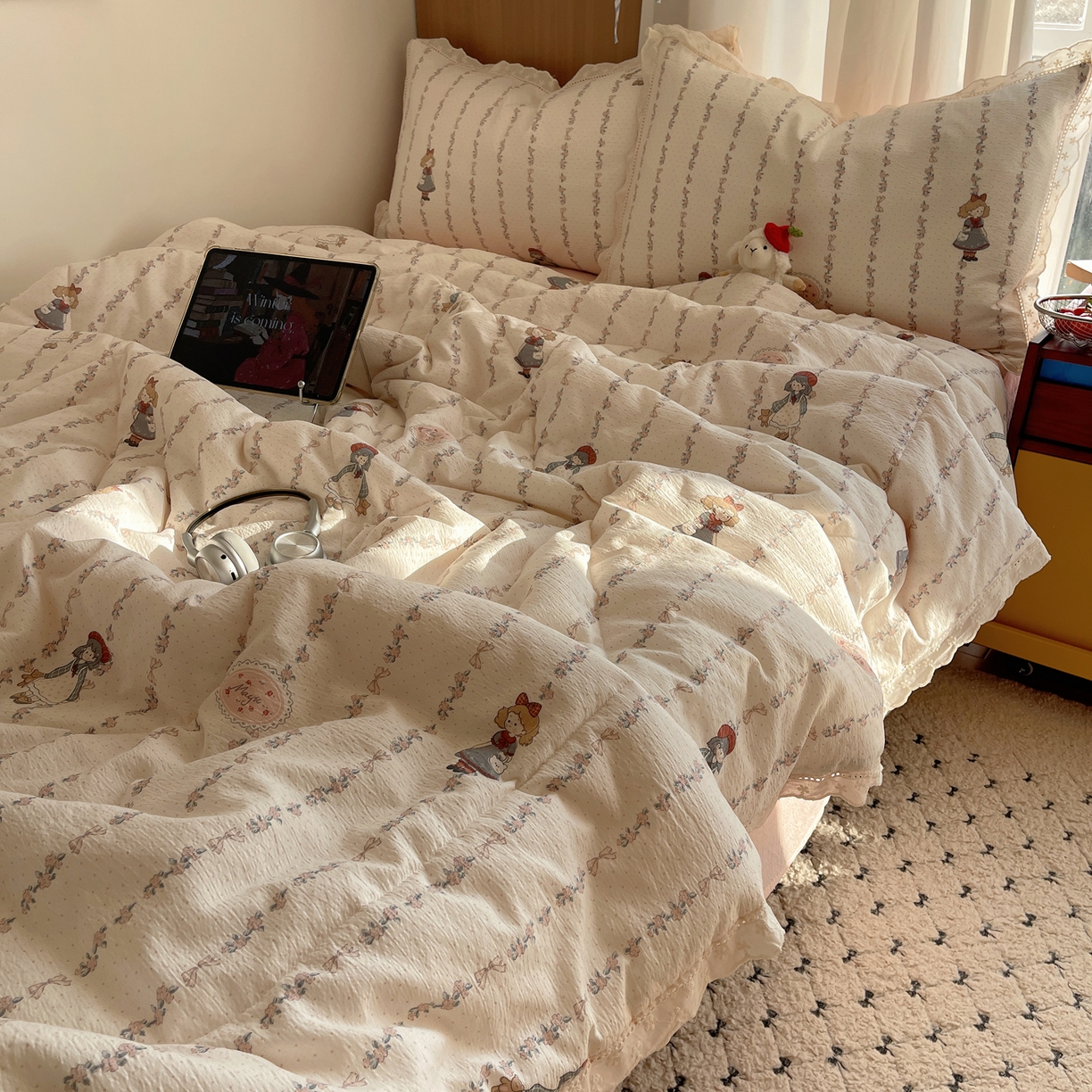 91家纺网 家纺一手货源 找家纺 宝士康家纺 2026新款10A抗菌提花色织花边单夏被/夏被四件套/空调被 洛丽条