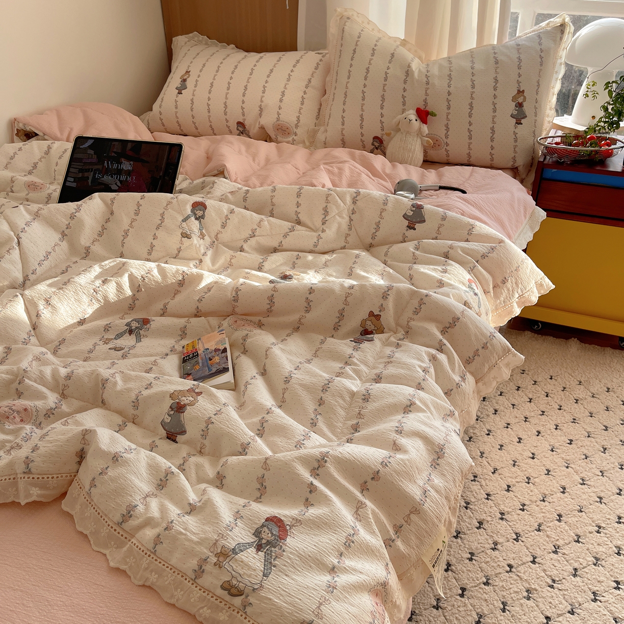 91家纺网 家纺一手货源 找家纺 宝士康家纺 2026新款10A抗菌提花色织花边单夏被/夏被四件套/空调被 洛丽条