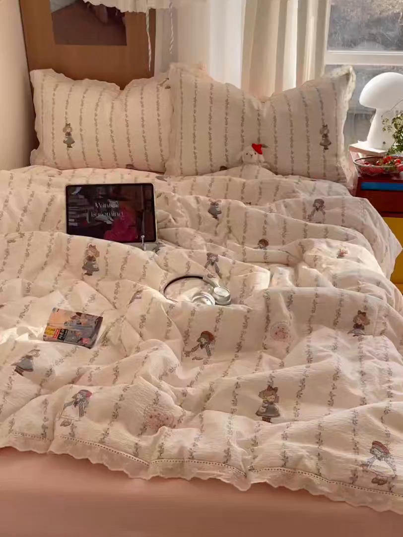 91家纺网 家纺一手货源 找家纺 宝士康家纺 2026新款10A抗菌提花色织花边单夏被/夏被四件套/空调被 洛丽条