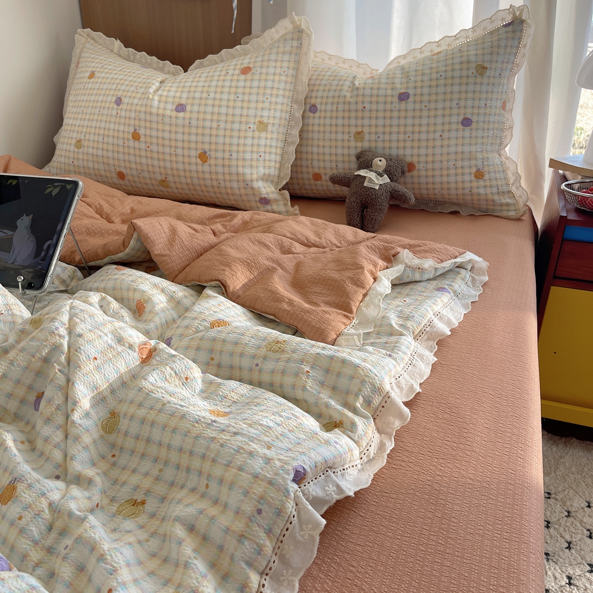 91家纺网 家纺一手货源 找家纺 宝士康家纺 2026新款10A抗菌提花色织花边单夏被/夏被四件套/空调被 南瓜格