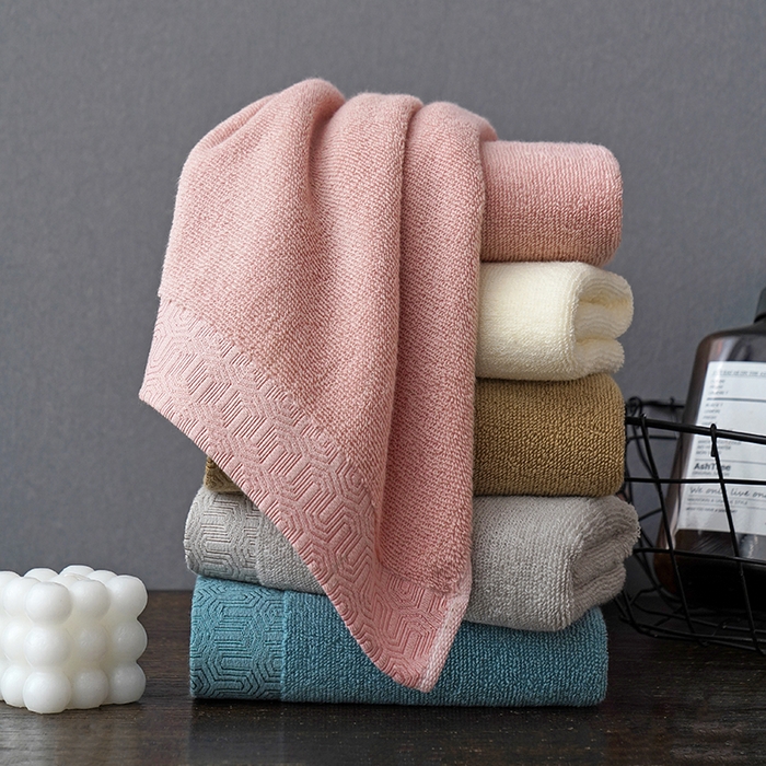 91家纺网 家纺一手货源 找家纺 朴尔家纺-毛巾被 2026新款全棉纯棉32股酒店风迷宫格加厚毛巾浴巾组合 组合图仅供展示 毛巾35x75cm/条