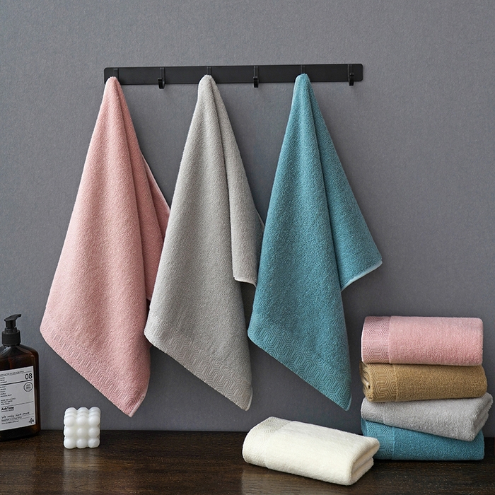 91家纺网 家纺一手货源 找家纺 朴尔家纺-毛巾被 2026新款全棉纯棉32股酒店风迷宫格加厚毛巾浴巾组合 组合图仅供展示 浴巾70x140cm/条