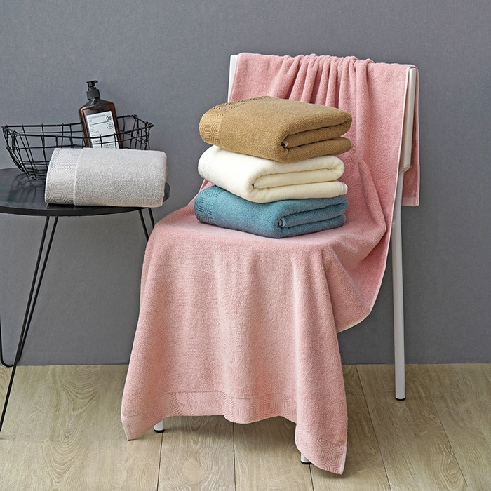 91家纺网 家纺一手货源 找家纺 朴尔家纺-毛巾被 2026新款全棉纯棉32股酒店风迷宫格加厚毛巾浴巾组合 组合图仅供展示 浴巾70x140cm/条