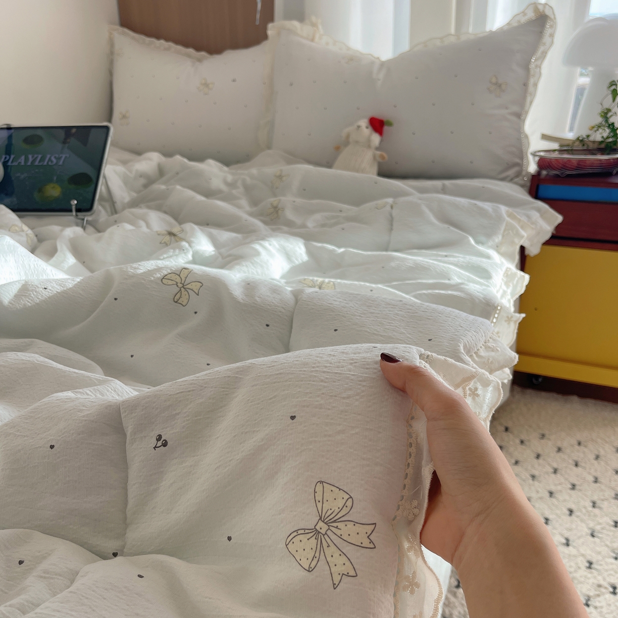 91家纺网 家纺一手货源 找家纺 宝士康家纺 2026新款10A抗菌提花色织花边单夏被/夏被四件套/空调被 波点结心