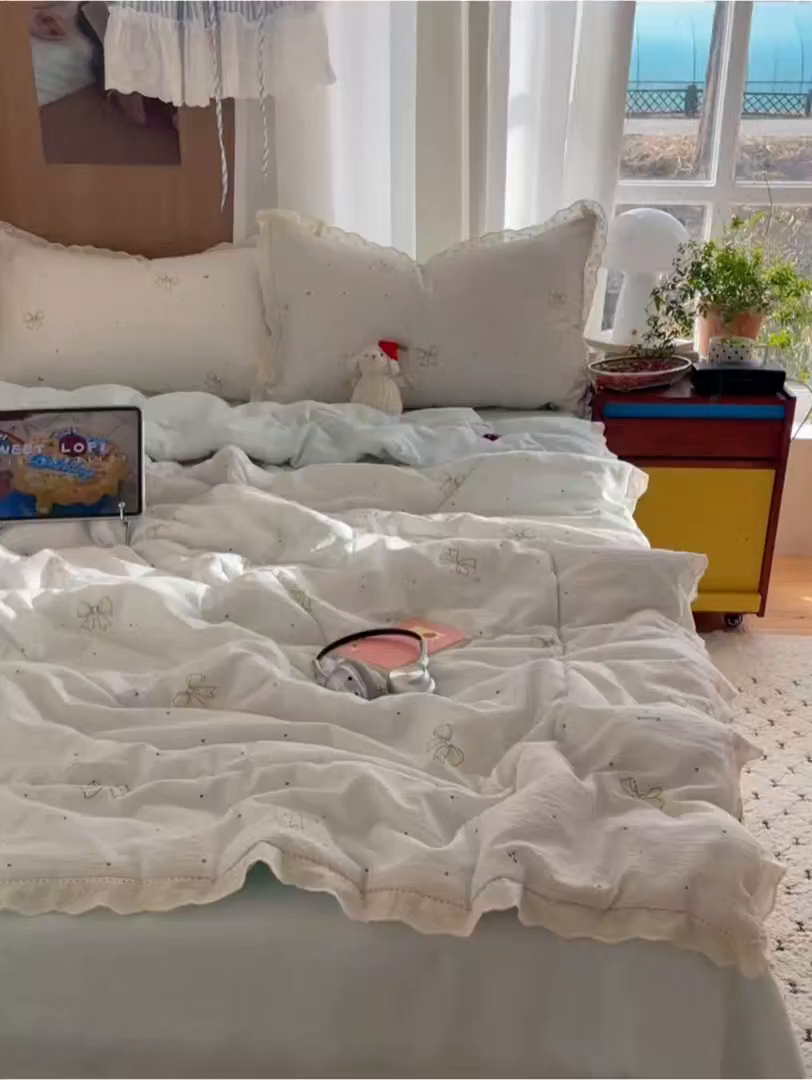 91家纺网 家纺一手货源 找家纺 宝士康家纺 2026新款10A抗菌提花色织花边单夏被/夏被四件套/空调被 波点结心