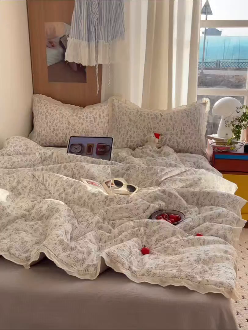 91家纺网 家纺一手货源 找家纺 宝士康家纺 2026新款10A抗菌提花色织花边单夏被/夏被四件套/空调被 草木灰序